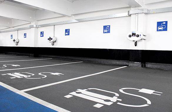 Optimisez la Recharge de Véhicules Électriques pour Vos Employés avec Nos Solutions Complètes à Versailles & Yvelines